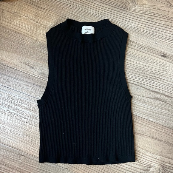 Aritzia Tops - ARITZIA RESO SWEATER, super stretchy size XS